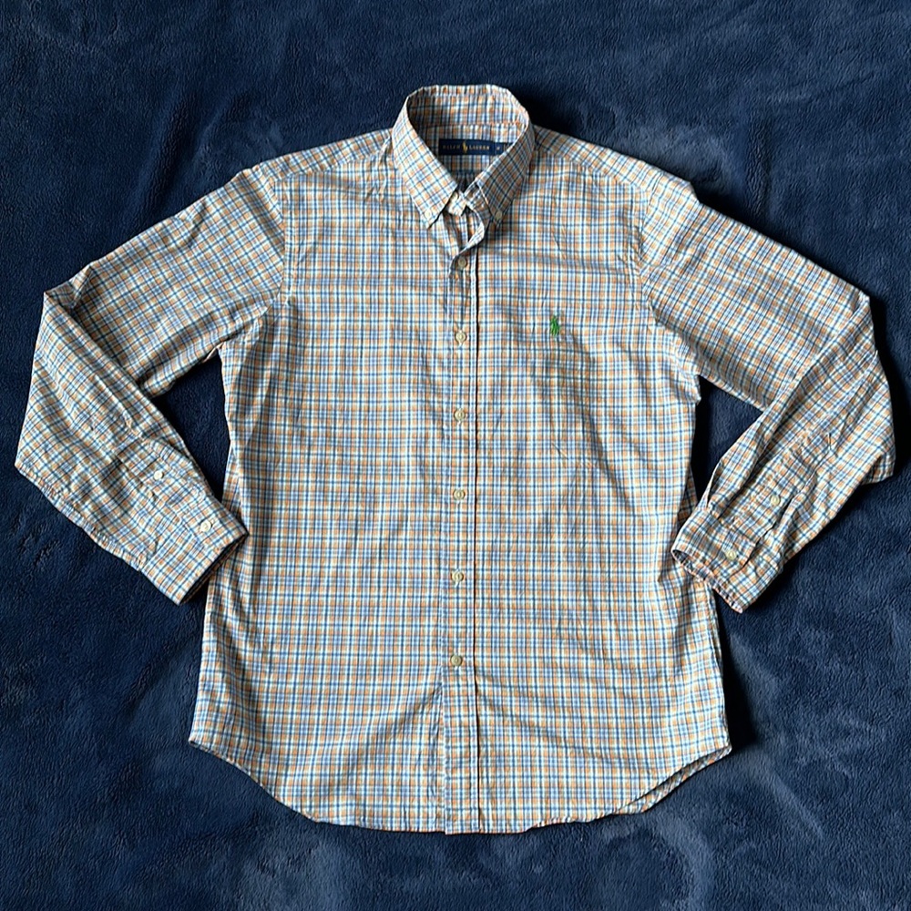 Polo long sleeve button up. Men’s size M